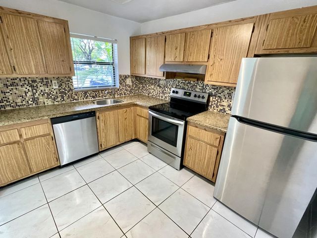 10442 Sunrise Lakes Boulevard #104, Sunrise