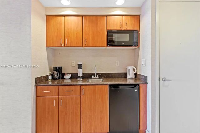4 of 30 - 18001 Collins Avenue #511, Sunny Isles Beach, FL