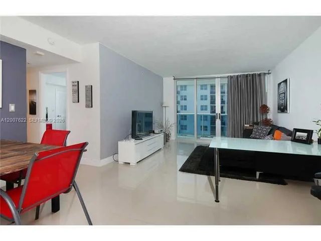 4 of 16 - 7501 E Treasure Drive #8c, North Bay Village, FL