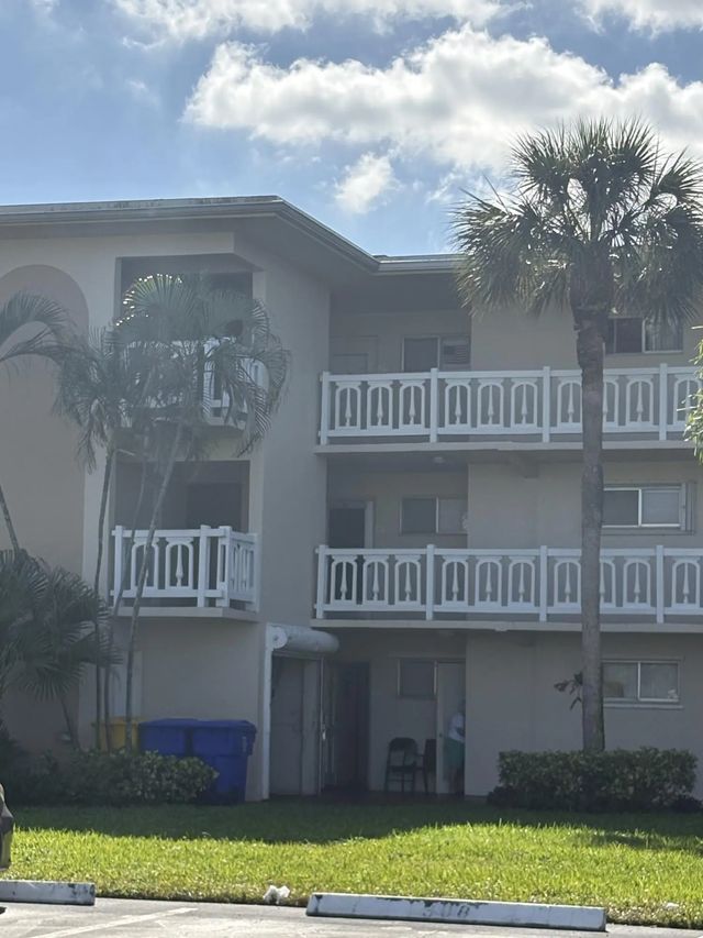 2606 Garden Drive S #107, Lake Worth Beach