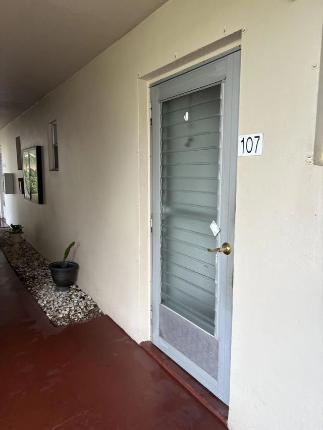 3 of 8 - 2606 Garden Drive S #107, Lake Worth Beach, FL