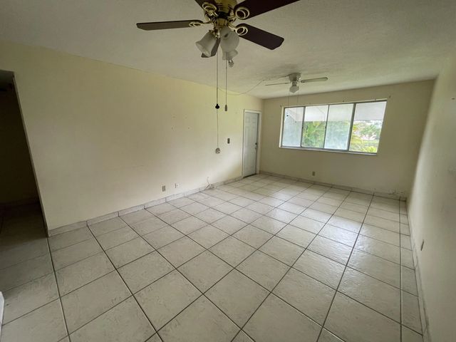 5 of 8 - 2606 Garden Drive S #107, Lake Worth Beach, FL