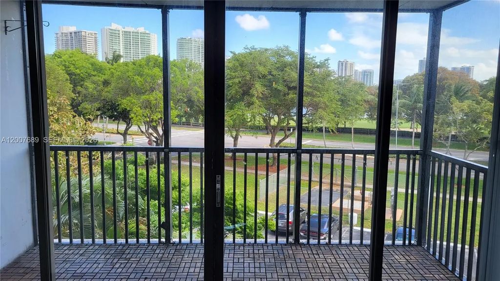 3475 N Country Club Drive #409, Aventura