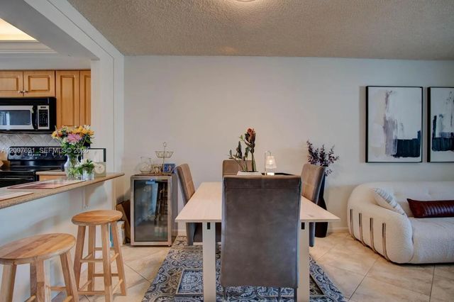 4 of 10 - 1900 Alamanda #108, Naples, FL