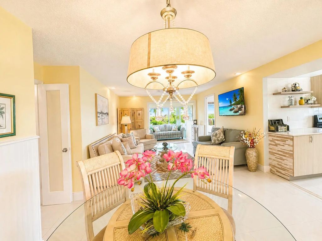 12 Colonial Club Drive #305, Boynton Beach