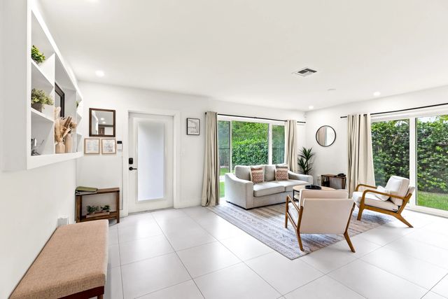 3 of 31 - 2417 Ne 19th Avenue, Wilton Manors, FL