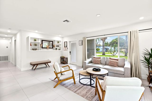 4 of 31 - 2417 Ne 19th Avenue, Wilton Manors, FL