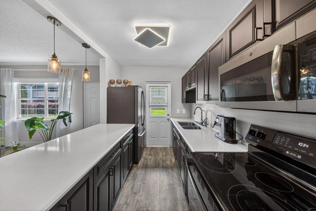 2110 Ne 42nd Street #4b, Lighthouse Point