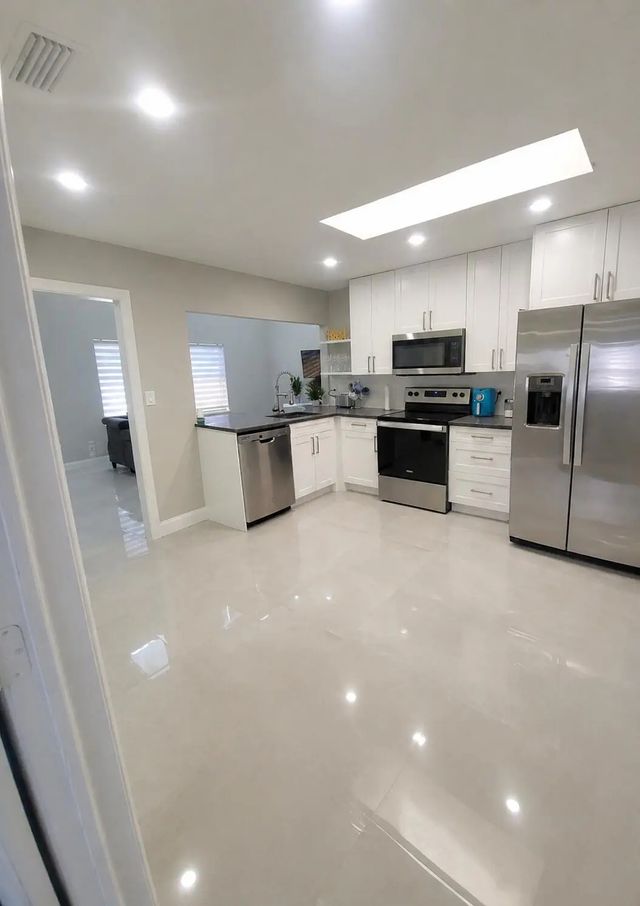 2 of 21 - 404 Se 6th Avenue, Deerfield Beach, FL
