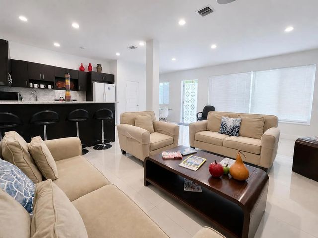 5 of 43 - 88 Ne 154th Street, North Miami Beach, FL
