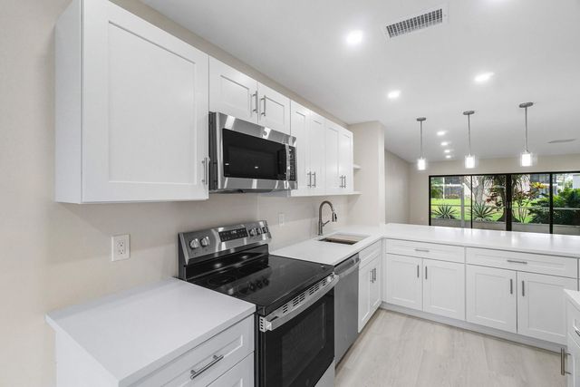 3 of 46 - 16 Stratford Drive E #c, Boynton Beach, FL