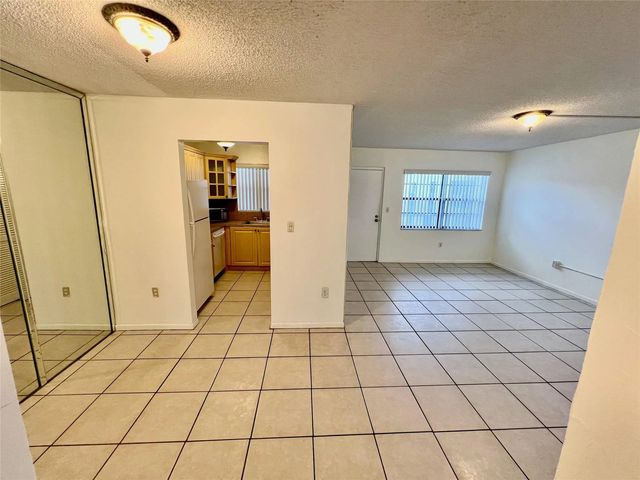 5 of 18 - 13500 Ne 3rd Court #412, North Miami, FL