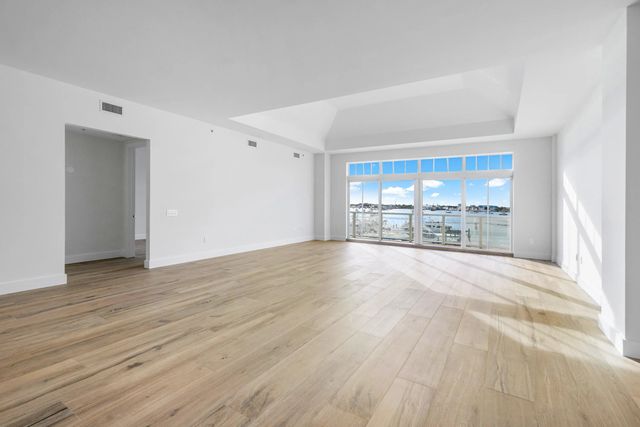 5 of 42 - 180 Lake Drive #2-302, Singer Island, FL