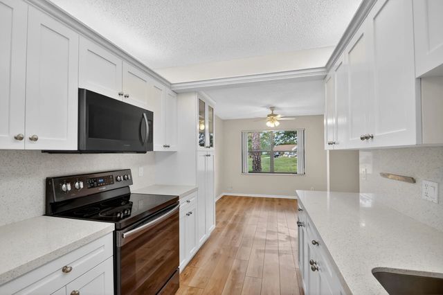 2 of 55 - 6105 Fairfield Circle, Greenacres, FL