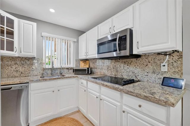 5 of 31 - 8040 N Sunrise Lakes Drive #108, Sunrise, FL