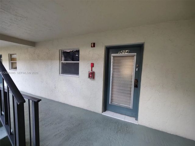 1810 N Lauderdale Avenue #2204, North Lauderdale