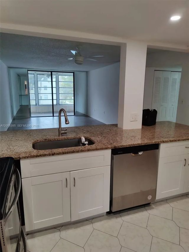 5 of 26 - 1810 N Lauderdale Avenue #2204, North Lauderdale, FL