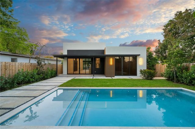 3 of 50 - 412 Nw 47th Street, Miami, FL