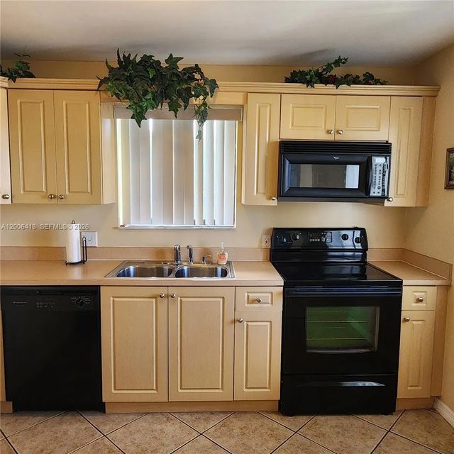 4 of 30 - 16501 Blatt Boulevard #204, Weston, FL