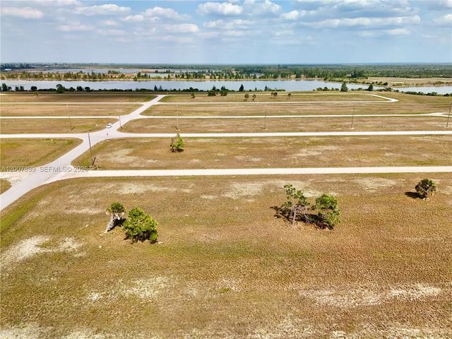 3 of 22 - 18 Cockatiel Way, , FL