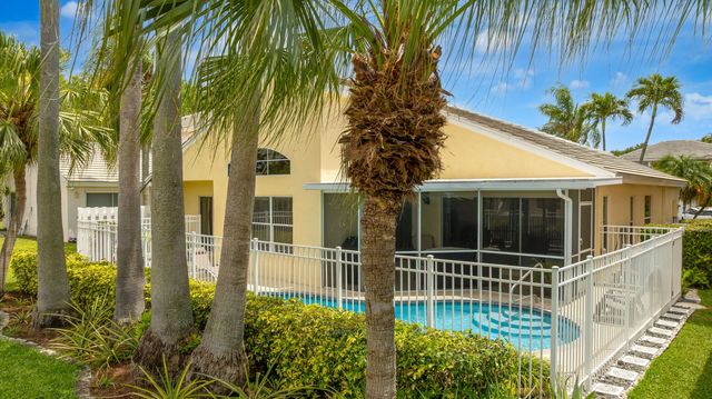 5535 Nw 54th Circle, Coconut Creek