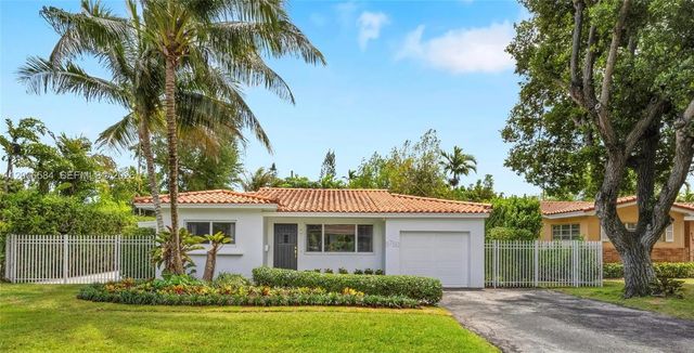 5750 Sw 52nd Terrace, South Miami