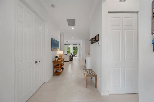 4 of 35 - 2920 Twin Oaks Way, Wellington, FL