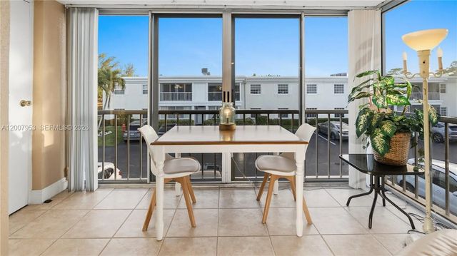 4 of 30 - 6315 Bay Club Drive #3, Fort Lauderdale, FL