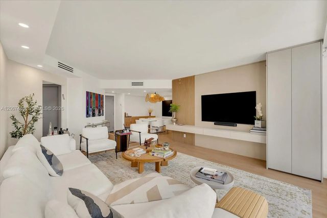 2 of 21 - 3640 Yacht Club Drive #310, Aventura, FL