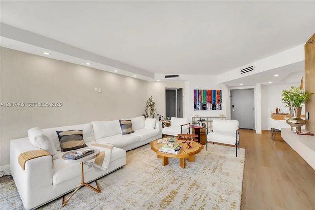 4 of 21 - 3640 Yacht Club Drive #310, Aventura, FL