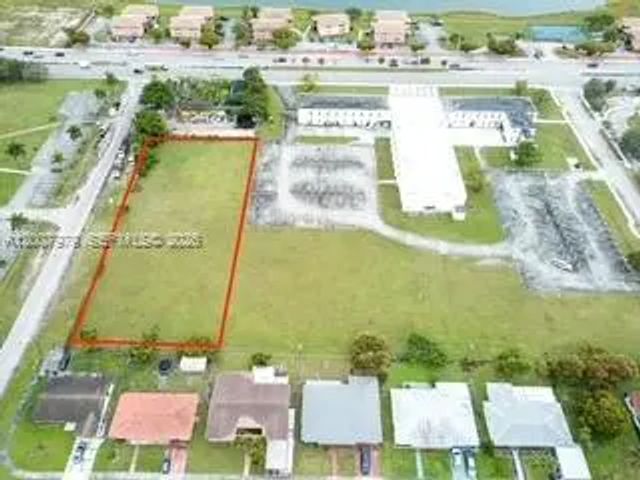 4 of 8 - 1855 Nw 119th Street, Miami, FL