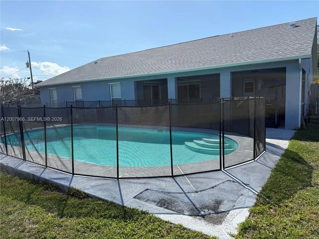 4 of 23 - 5395 S Crisona Circle, Port St. Lucie, FL