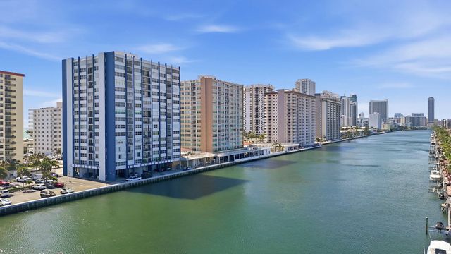 4 of 31 - 1400 S Ocean Drive #303, Hollywood, FL