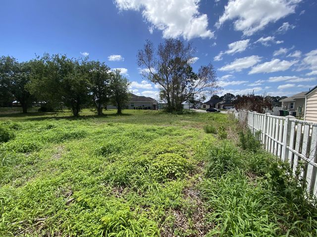 3 of 4 - 5859 Nw Dunmore Avenue, Port St. Lucie, FL