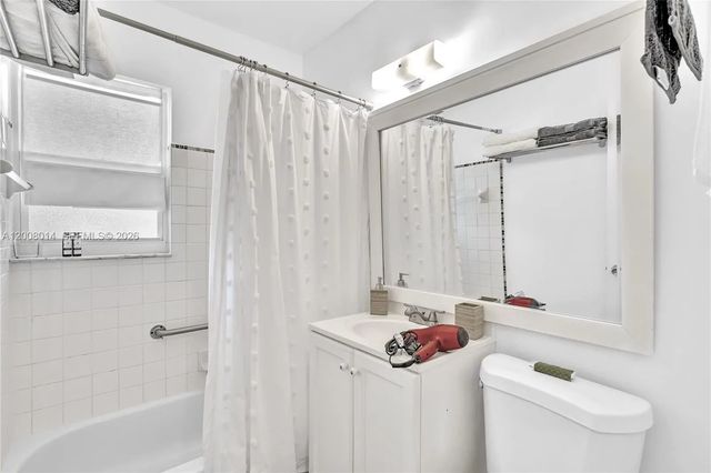 5 of 40 - 1220 Ne 128th Street, North Miami, FL
