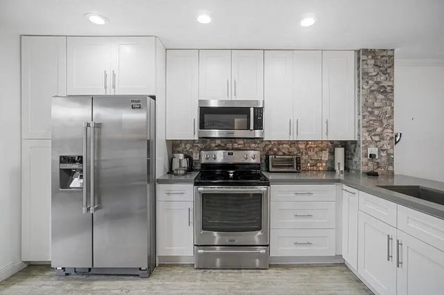 2 of 25 - 7620 Nw 79th Avenue #j8, Tamarac, FL