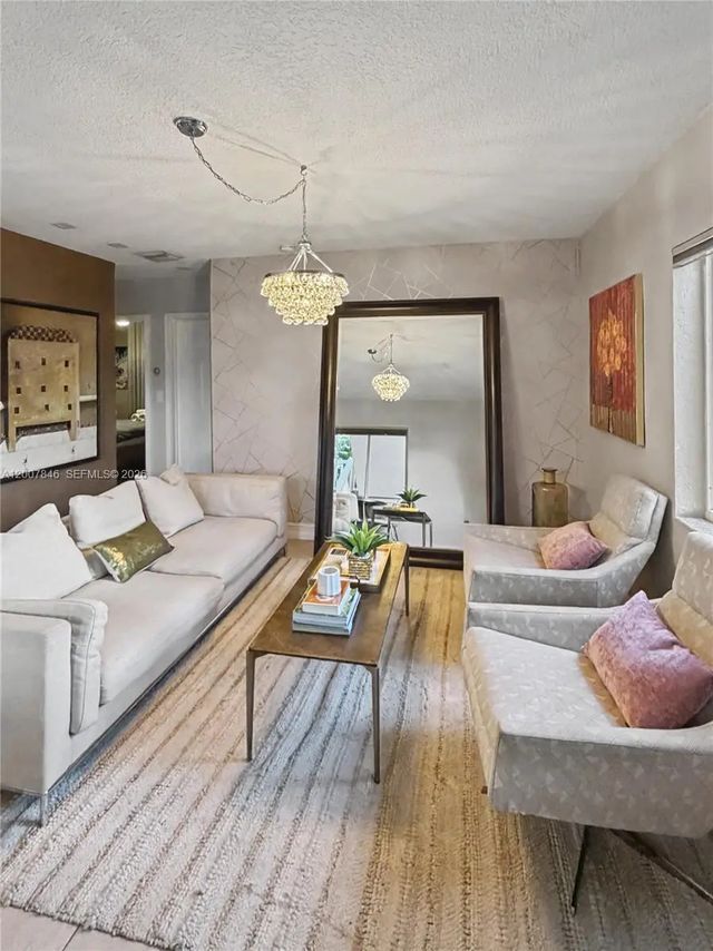 1423 Holly Heights Drive #11, Fort Lauderdale