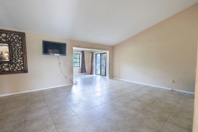 3 of 11 - 6149 Olivewood Circle, Greenacres, FL
