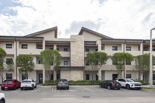 3 of 27 - 7925 Nw 104th Avenue #24, Doral, FL