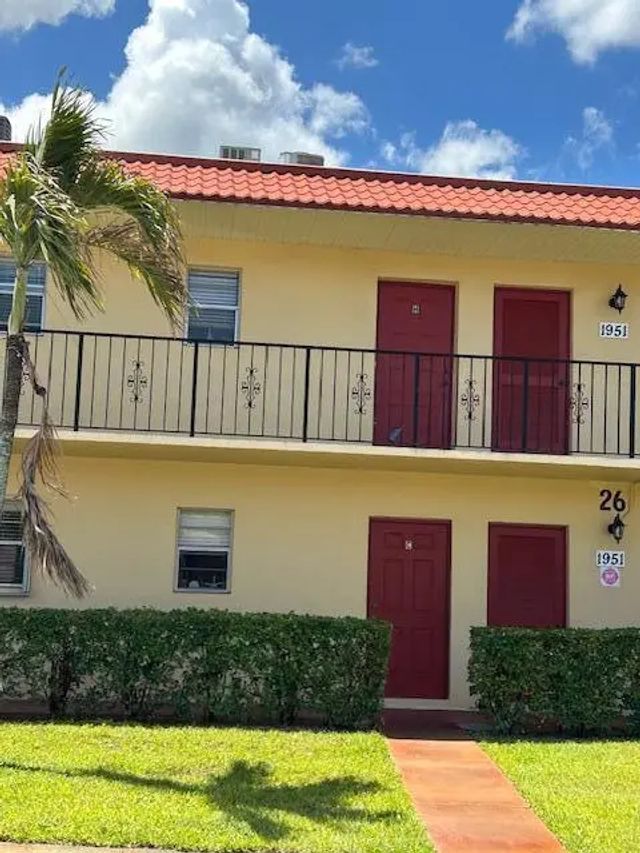 1951 Sw Palm City Road #h, Stuart