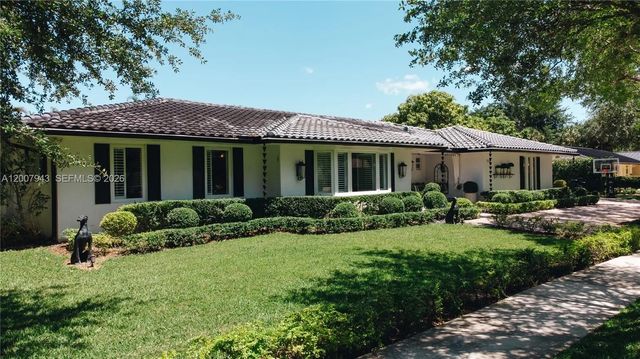 16241 W Troon Circle, Miami Lakes