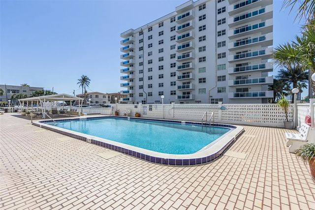 2 of 32 - 1601 S Ocean Drive #305, Hollywood, FL