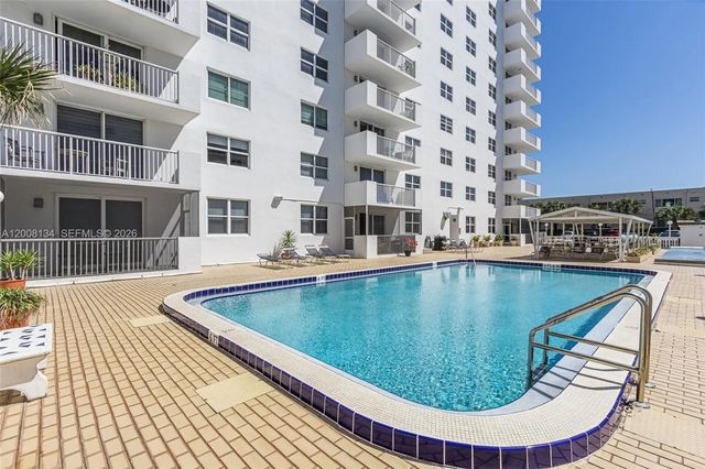 3 of 32 - 1601 S Ocean Drive #305, Hollywood, FL
