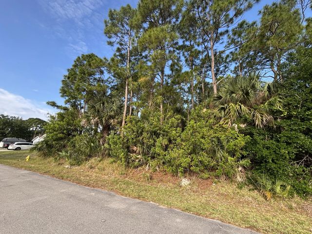3 of 8 - 556 Ne Burlington Ave Avenue Ne, Palm Bay, FL