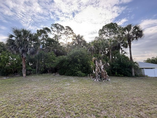 4 of 8 - 556 Ne Burlington Ave Avenue Ne, Palm Bay, FL