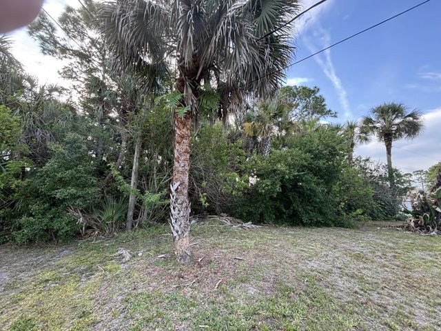 5 of 8 - 556 Ne Burlington Ave Avenue Ne, Palm Bay, FL