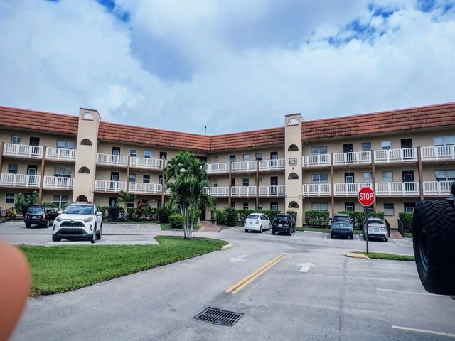 8901 Sunrise Lakes Boulevard #307, Sunrise