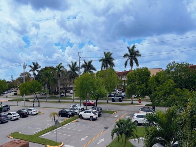 2 of 22 - 8901 Sunrise Lakes Boulevard #307, Sunrise, FL