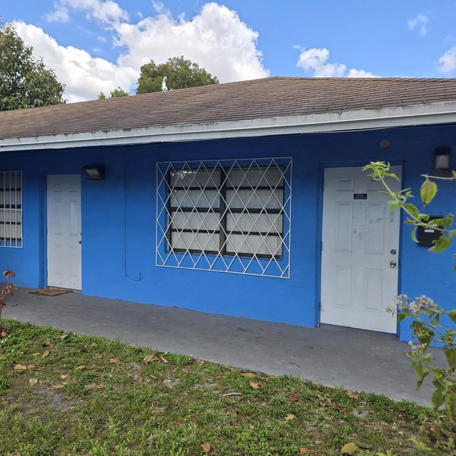 2 of 5 - 245 Nw 27th Avenue, Fort Lauderdale, FL