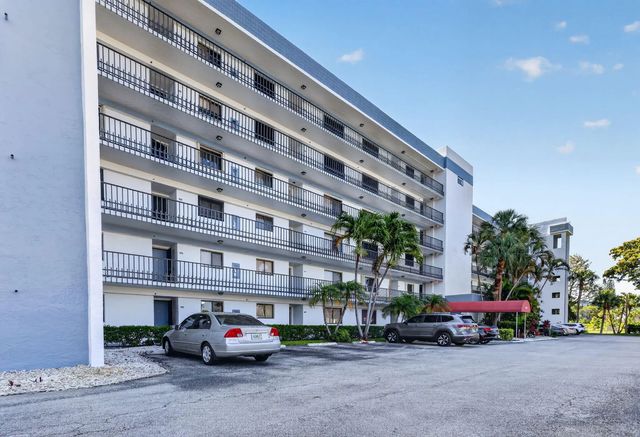7770 Tahiti Lane #102, Lake Worth